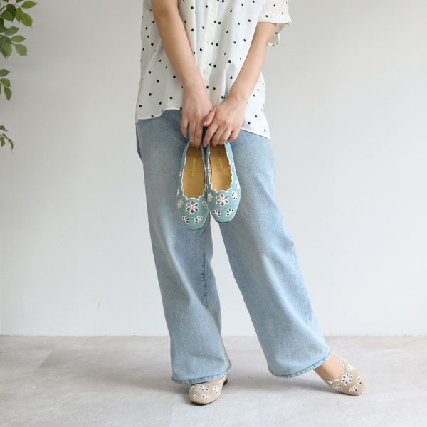 No.551230 クロールバリエ カットワーク花刺繍パンプス 【2025春